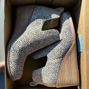 TOMS KALLIE Suede Bootie